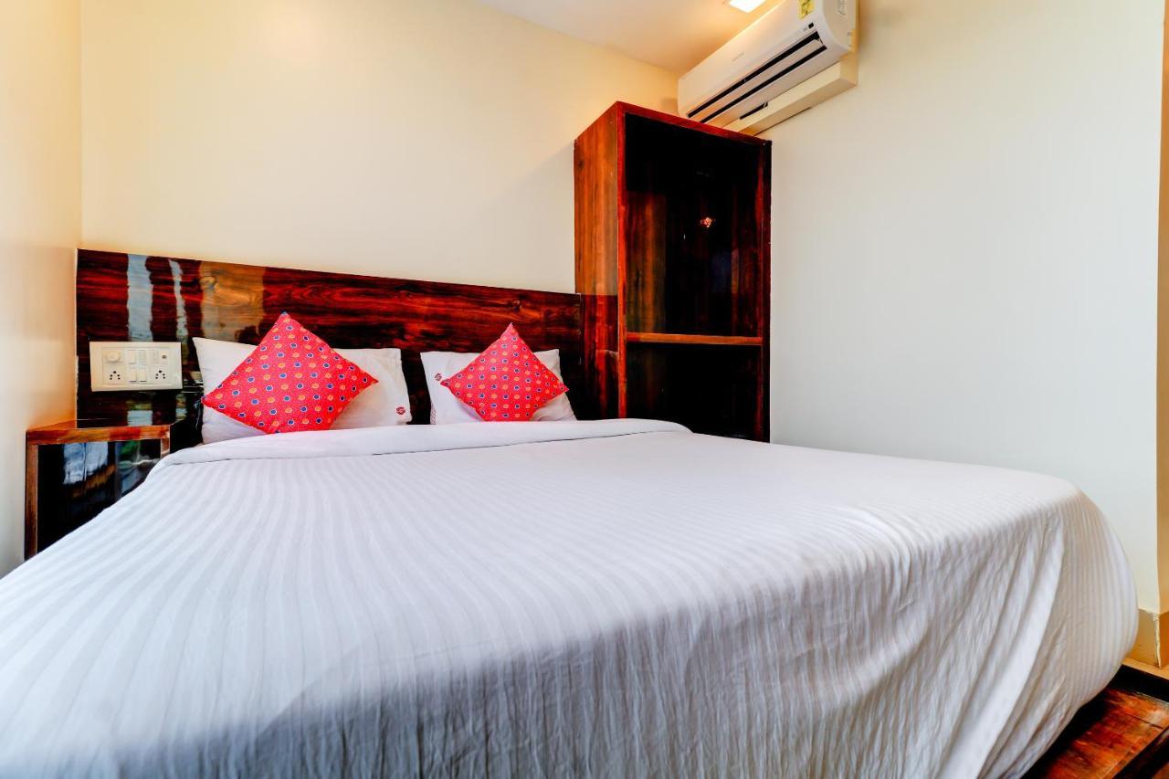 Hotel Prime Inn, Andheri West - Near Mumbai International Airport Exteriör bild