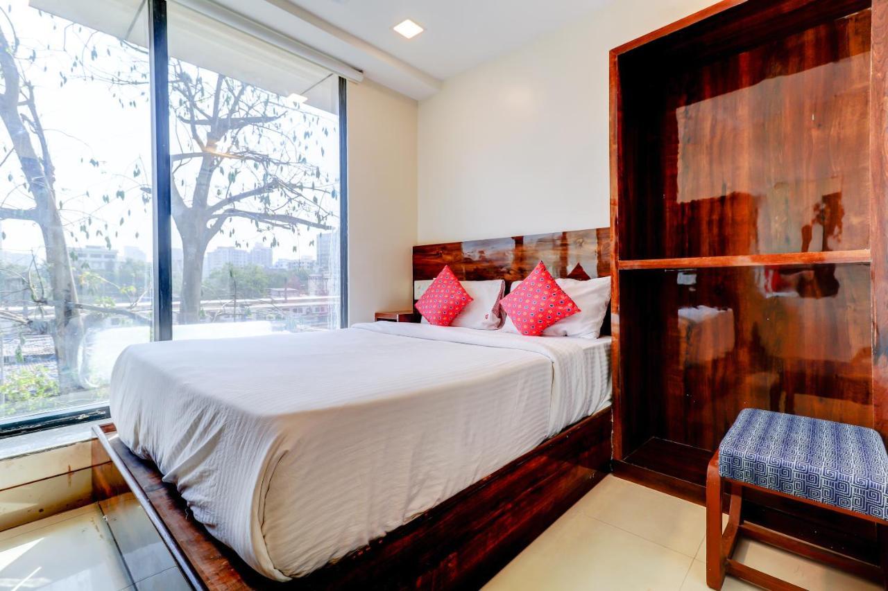 Hotel Prime Inn, Andheri West - Near Mumbai International Airport Exteriör bild