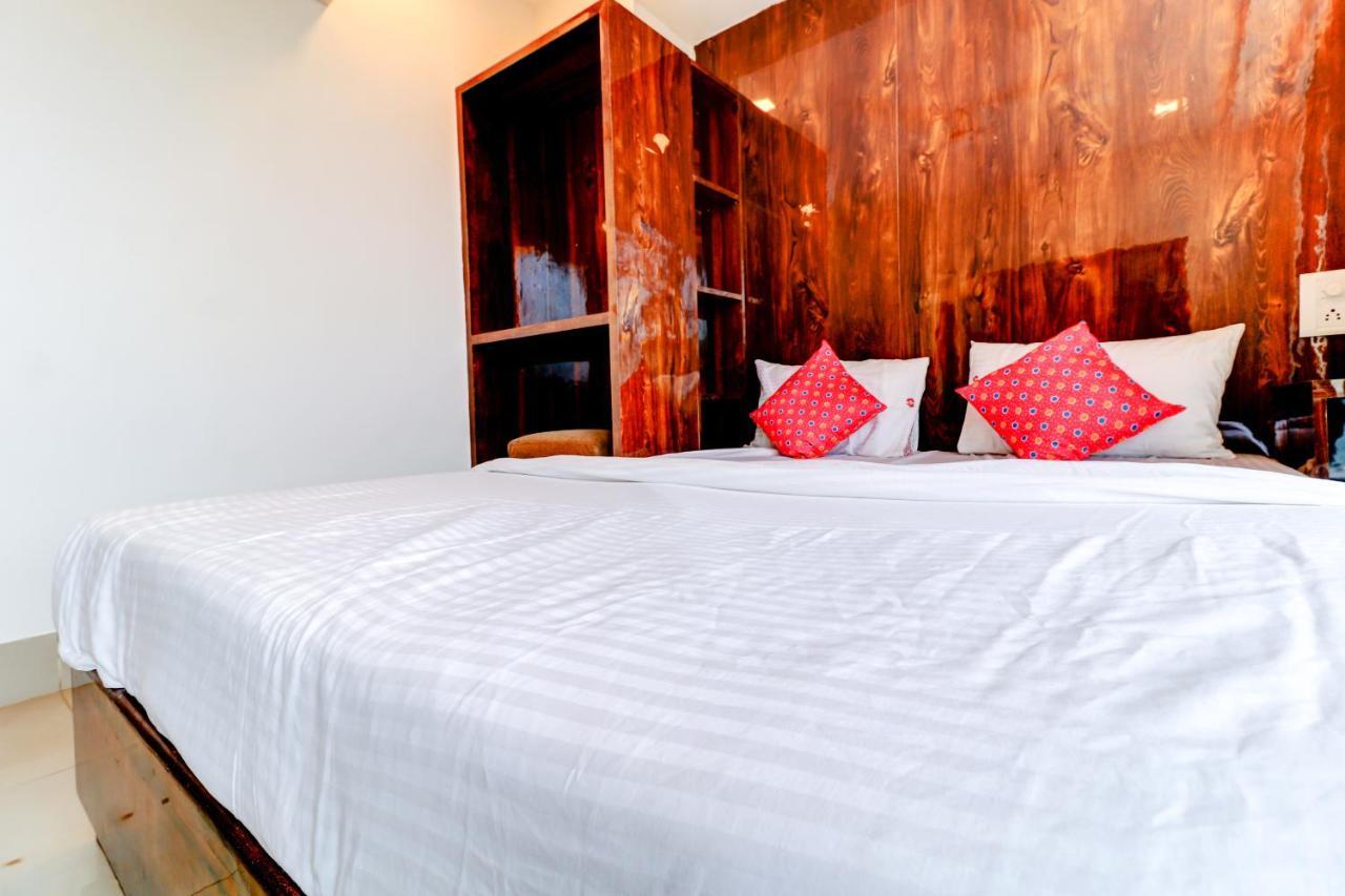 Hotel Prime Inn, Andheri West - Near Mumbai International Airport Exteriör bild